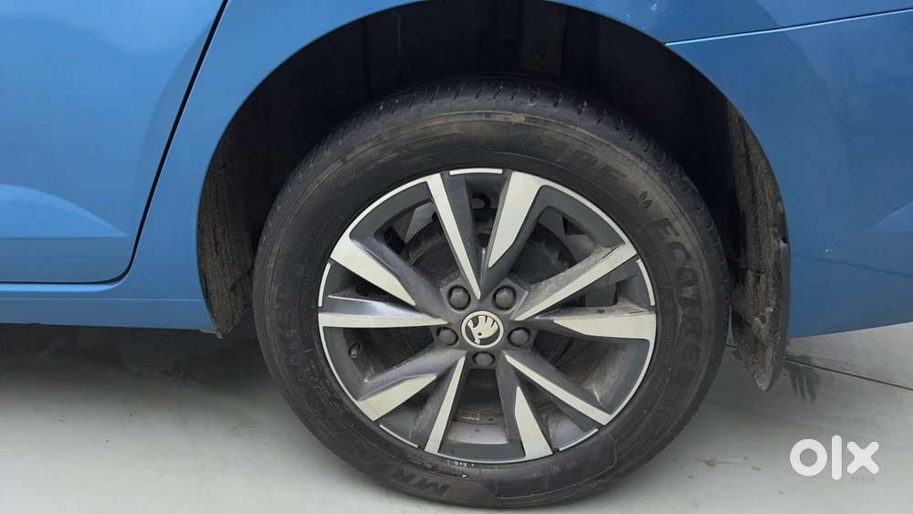 Skoda Slavia Style 1.0l Tsi At, 2022, Petrol