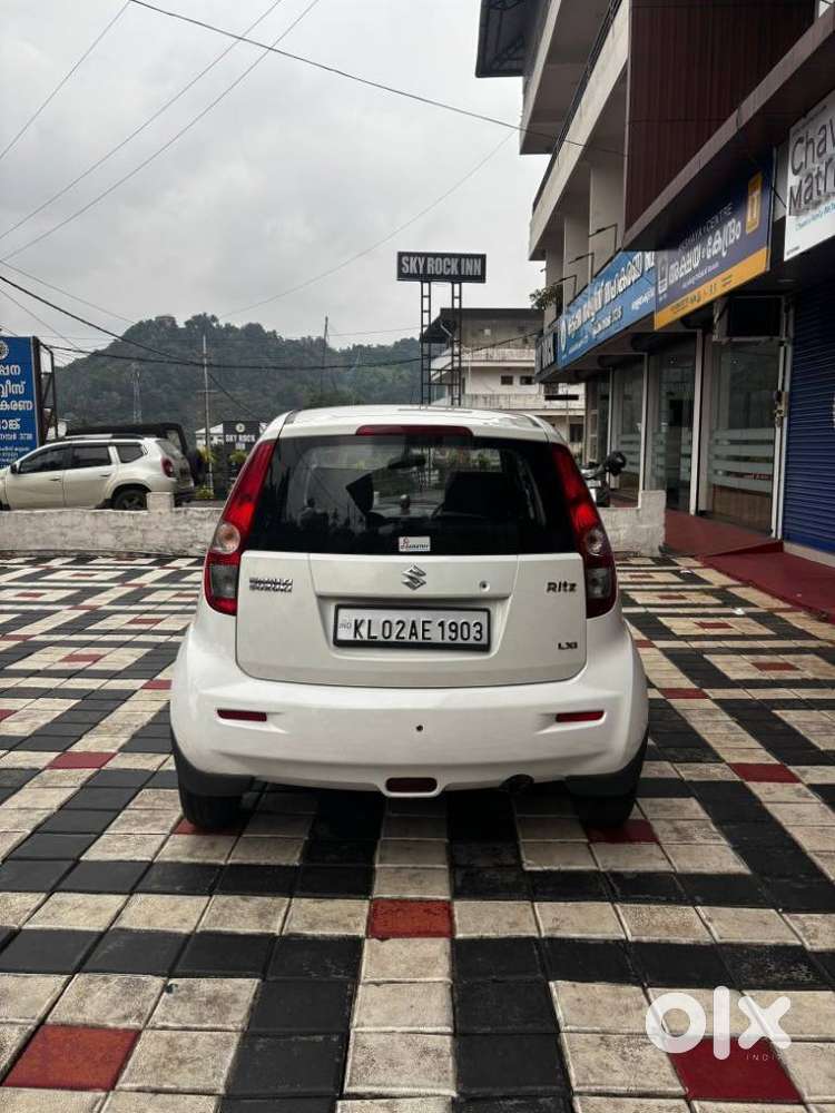 Maruti Suzuki Ritz Lxi, 2010, Petrol