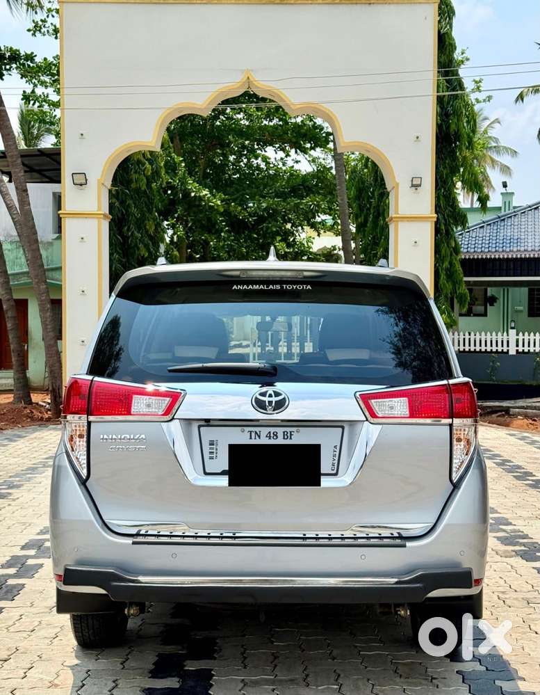 Toyota Innova Crysta 2.4 G Mt, 2023, Diesel