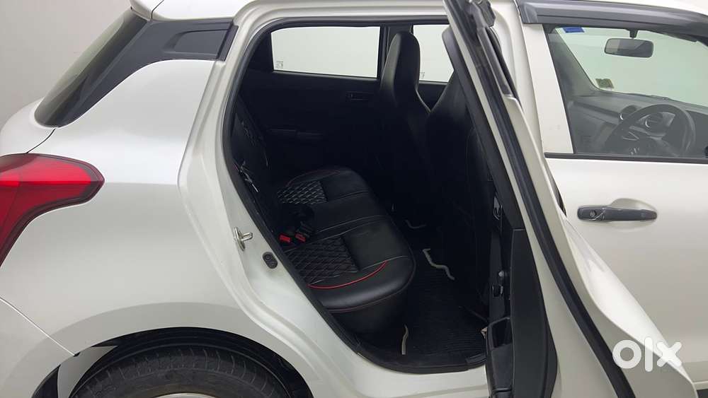 Maruti Suzuki Swift 1.3 Lxi, 2022, Petrol