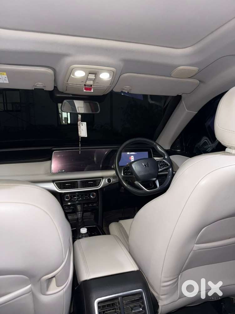 Mahindra Xuv700 Ax7l Diesel Automatic (2022)