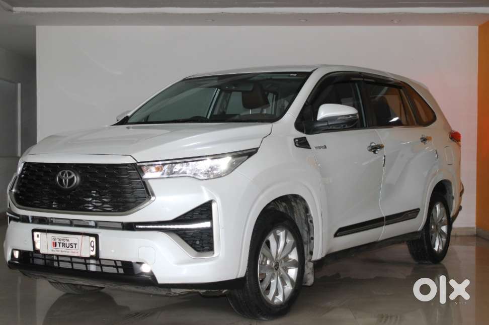 Toyota Innova Hycross 2.0 Vx Hybrid 8 Str, 2023, Petrol