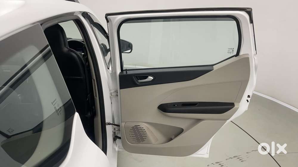 Renault Triber Rxz, 2022, Petrol