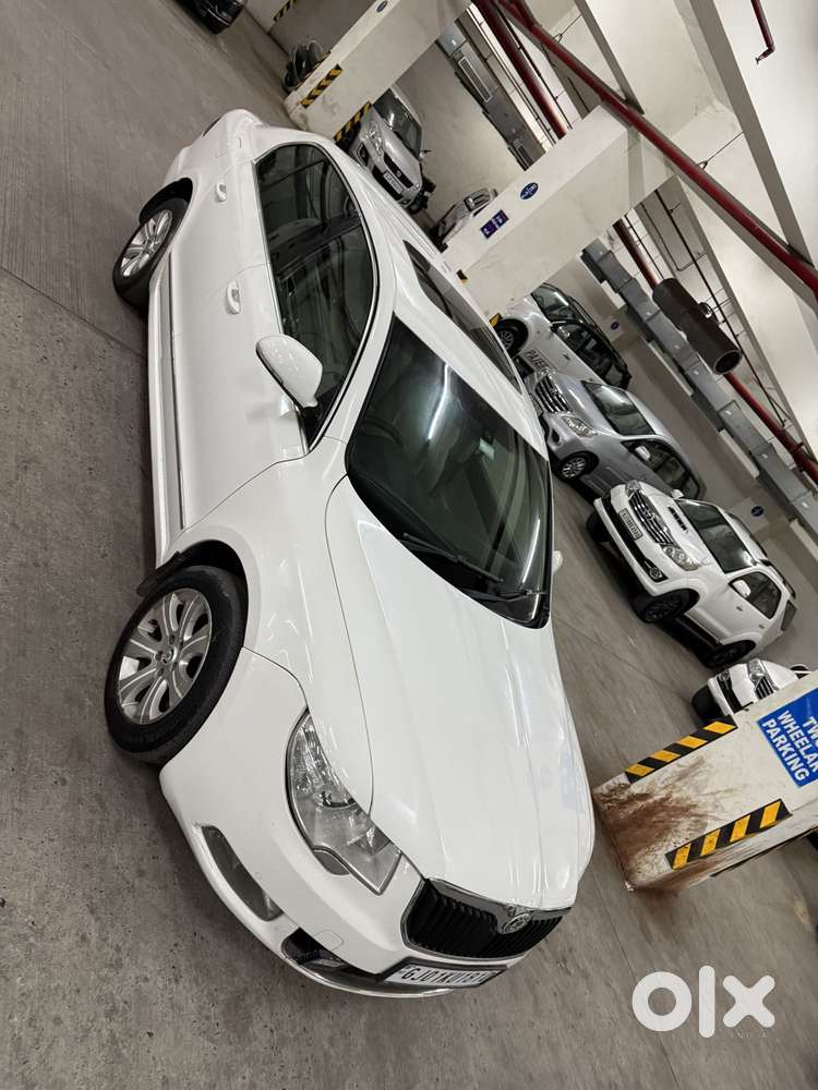 Skoda Superb Sportline 2.0 Tdi At, 2011, Diesel