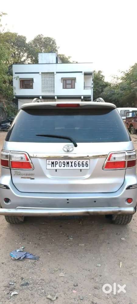 Toyota Fortuner 4x4 2011 Full Loaded He