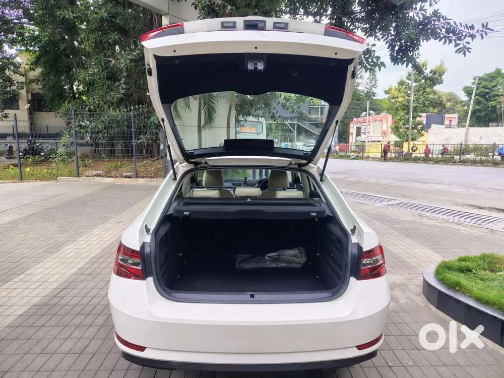 Skoda Superb [ ] 1.8 Style Tsi At, 2016, Petrol