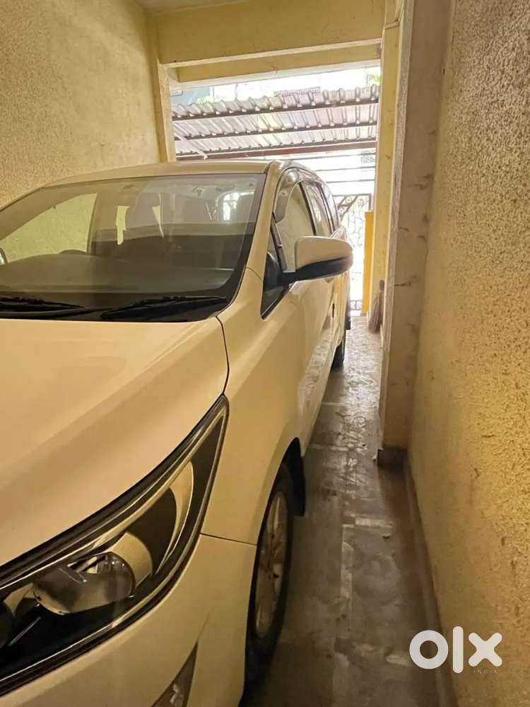 Toyota Innova Crysta 2017 Diesel Well Maintained