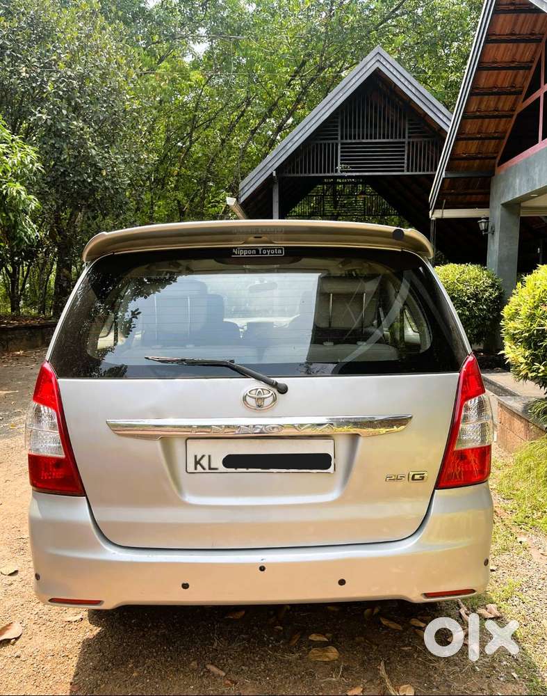 2012 2.5g 8 Str Toyota Innova Diesel  Well Maintained