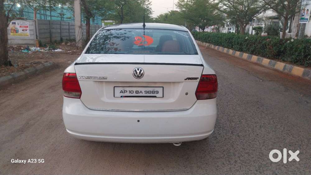 Volkswagen Vento 2010-2013 Petrol Highline, 2012, Petrol