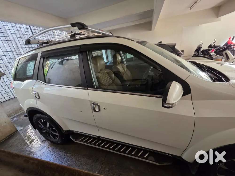 Mahindra Xuv500 W11 Optional Fully Top End Car 2nd Owner