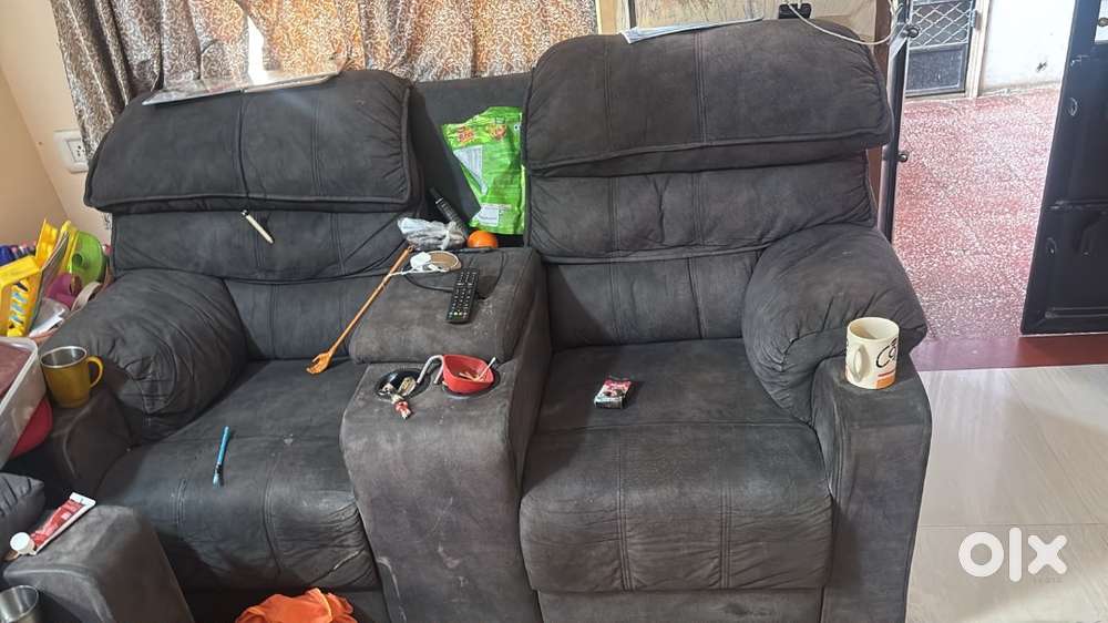 6 seater sofa with coffee table without glass