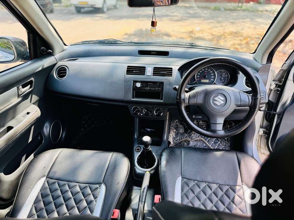 Maruti Suzuki Swift Vxi + Manual, 2010, Petrol