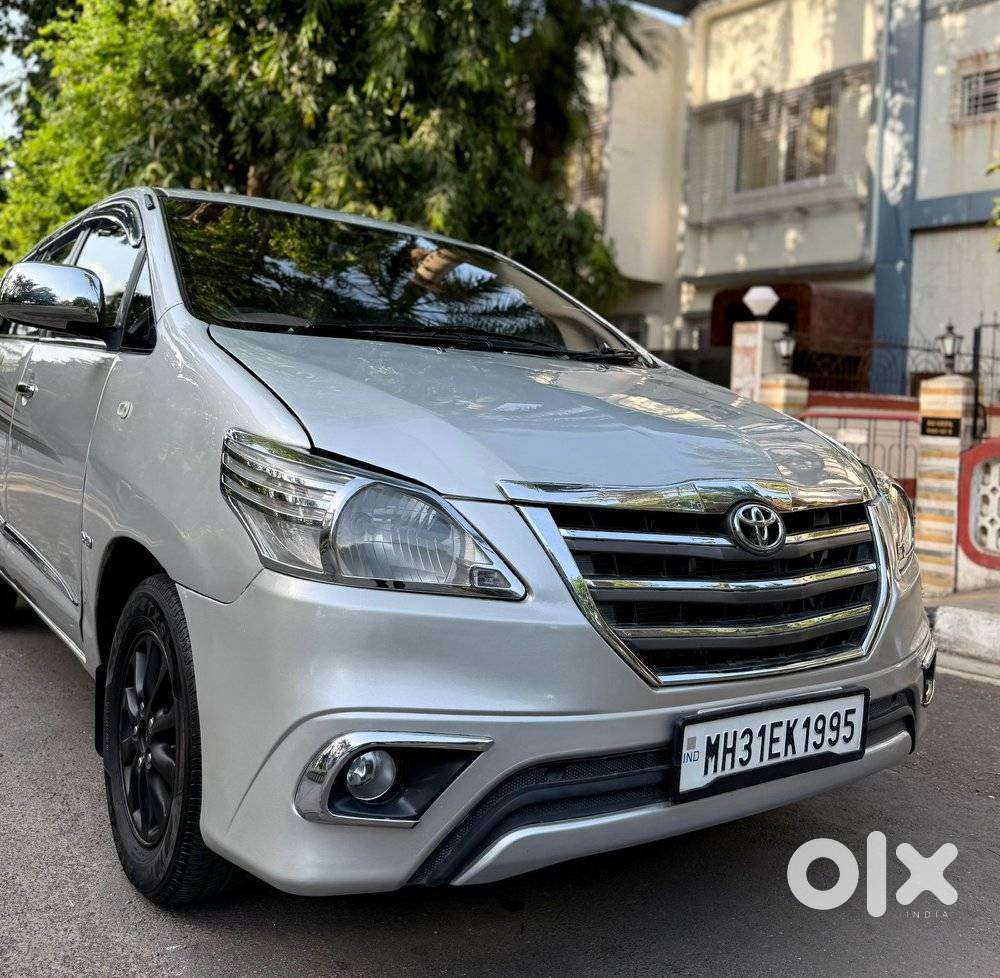 Toyota Innova 2.5 Vx 8 Seater Bs Iv, 2013, Diesel