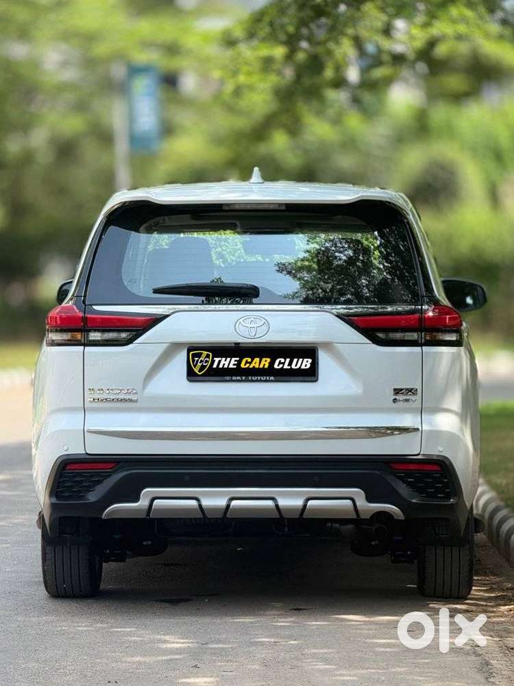 Toyota Innova Hycross 2.0 Zx Hybrid 7 Str, 2025, Petrol