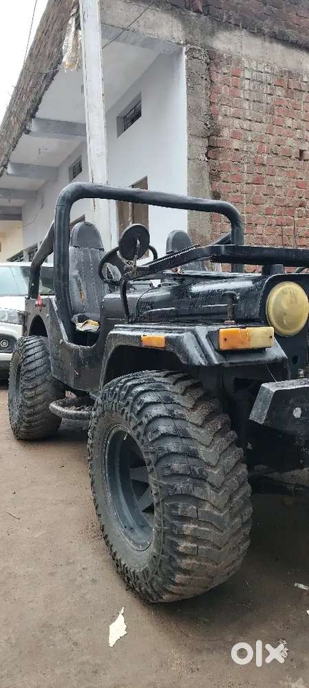 Mahindra Jeep Classic 1983