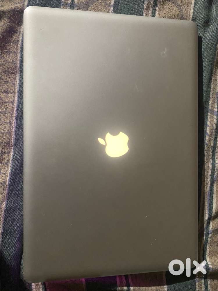 MacBook pro 17 inch 2011 exchange available