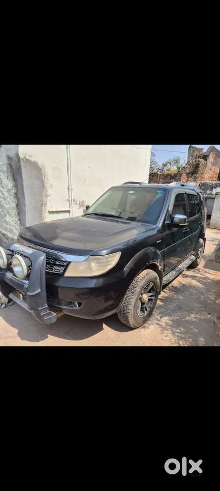 Tata Safari Storme 2015