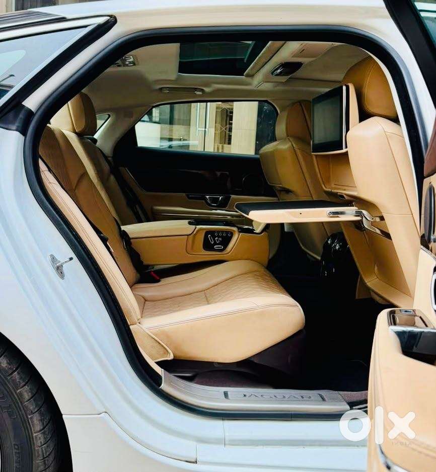 Jaguar Others, 2017, Petrol