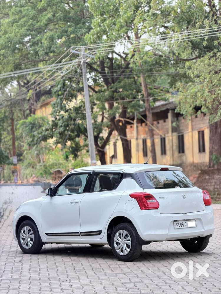 Maruti Suzuki Swift Vxi Optional, 2023, Petrol