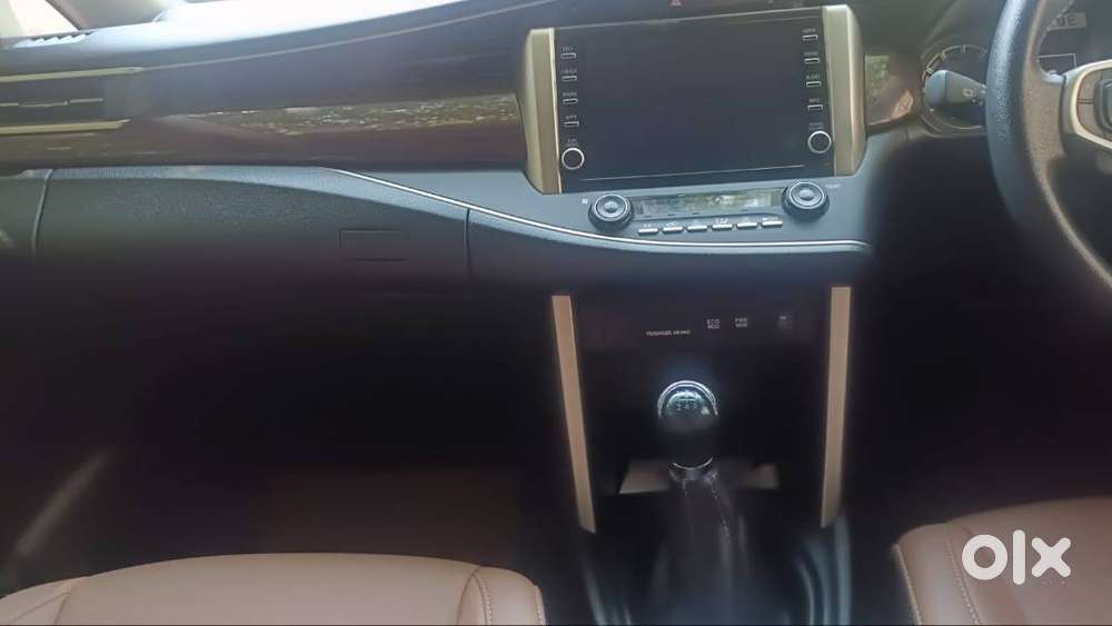 Toyota, Innova Crysta, 2.7v