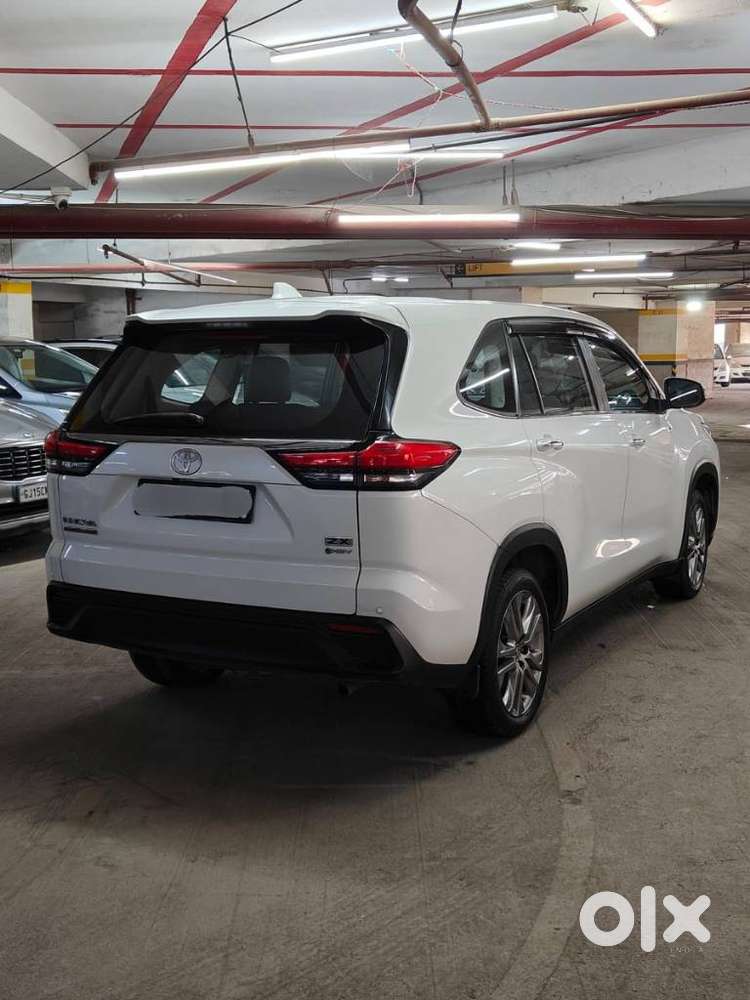 Toyota Innova Hycross 2.0 Zx Hybrid 7 Str, 2025, Cng & Hybrids