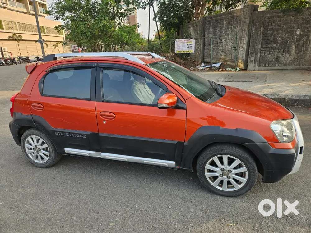 Toyota Etios Cross 2015