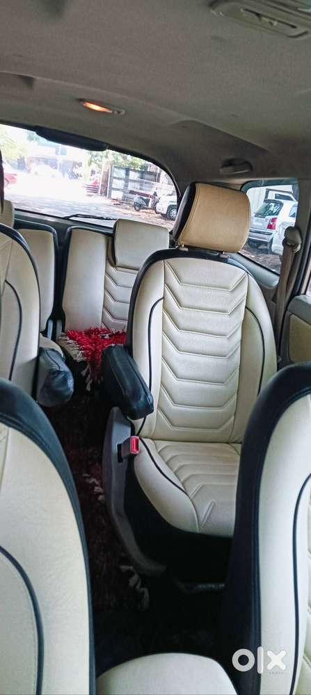 Innova 2.5 V Version 7 Seater Diesel