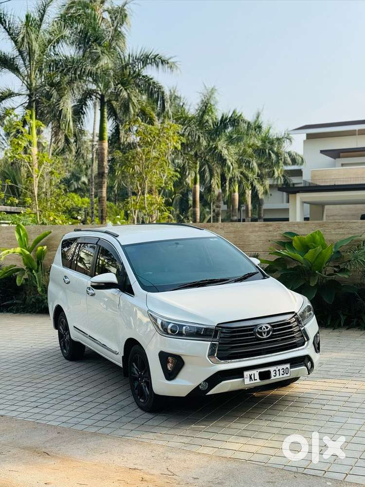 Toyota Innova Crysta 2.8z Automatic, 2016, Diesel