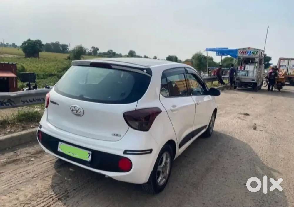 Hyundai Grand I10 2015 Car