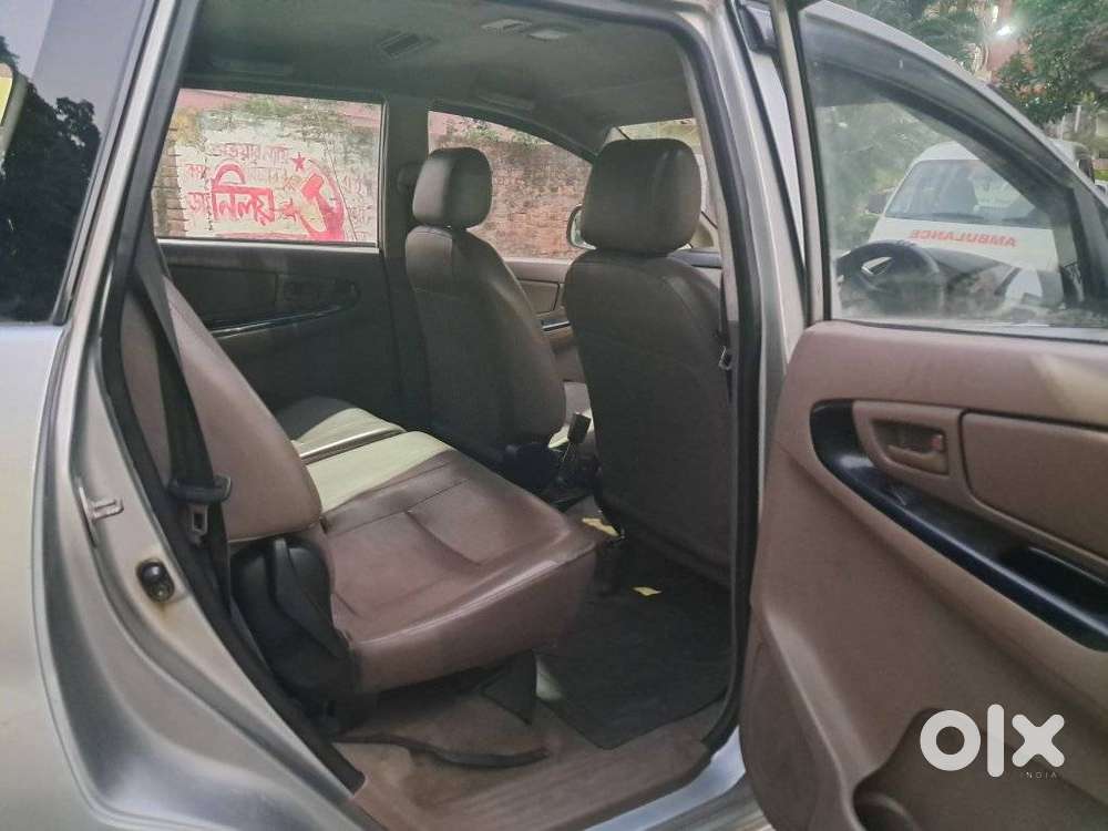 Toyota Innova 2.5 G (diesel) 8 Seater, 2016