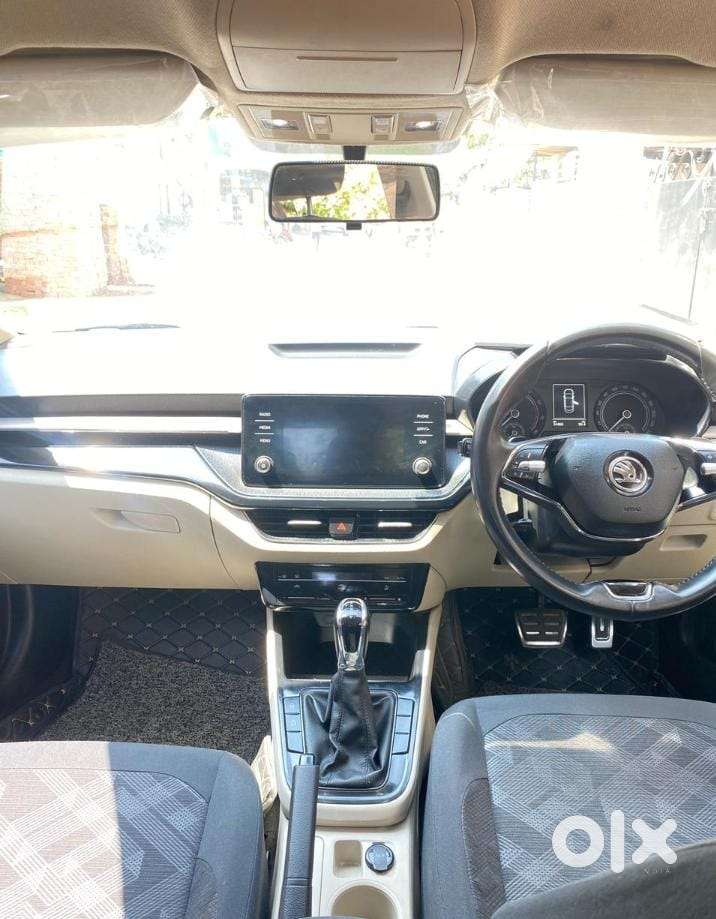 Skoda Slavia 1.0 Ambition Tsi At, 2023, Petrol