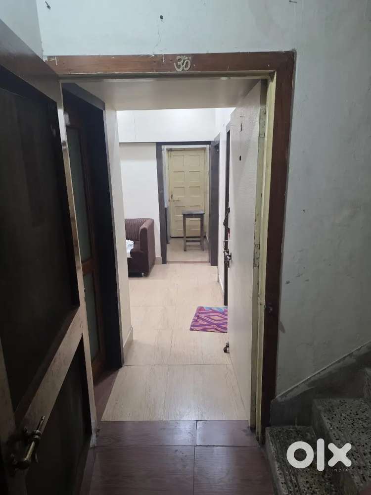 Well maintain furnished flat( only for veg family)