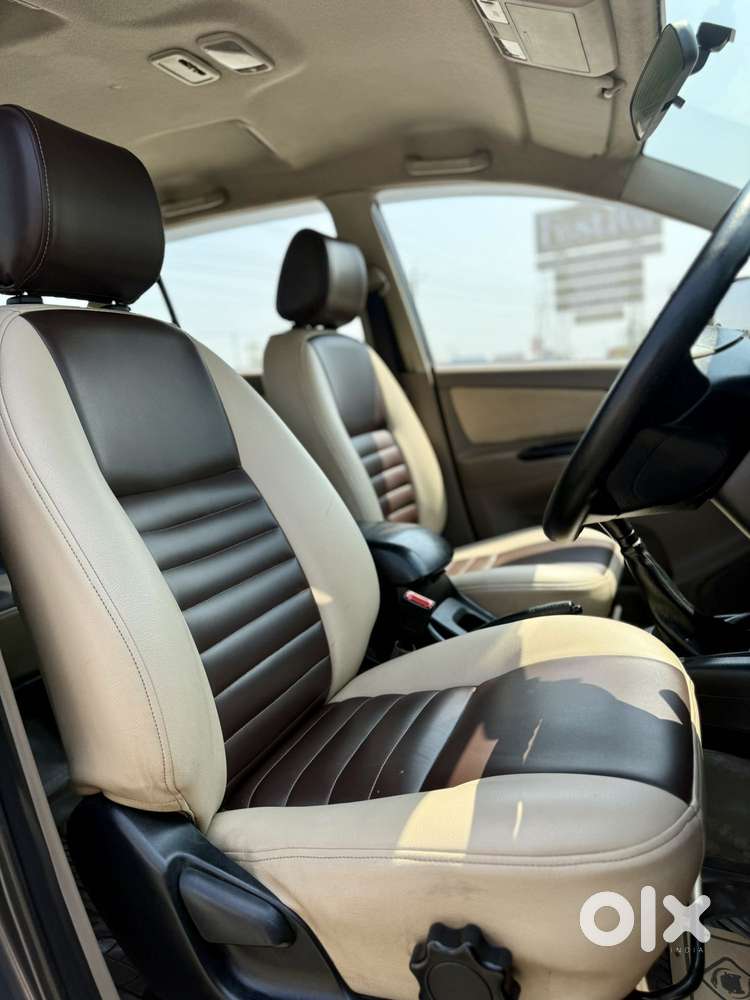 Toyota Innova 2.5 G (diesel) 8 Seater Bs Iv, 2016, Diesel