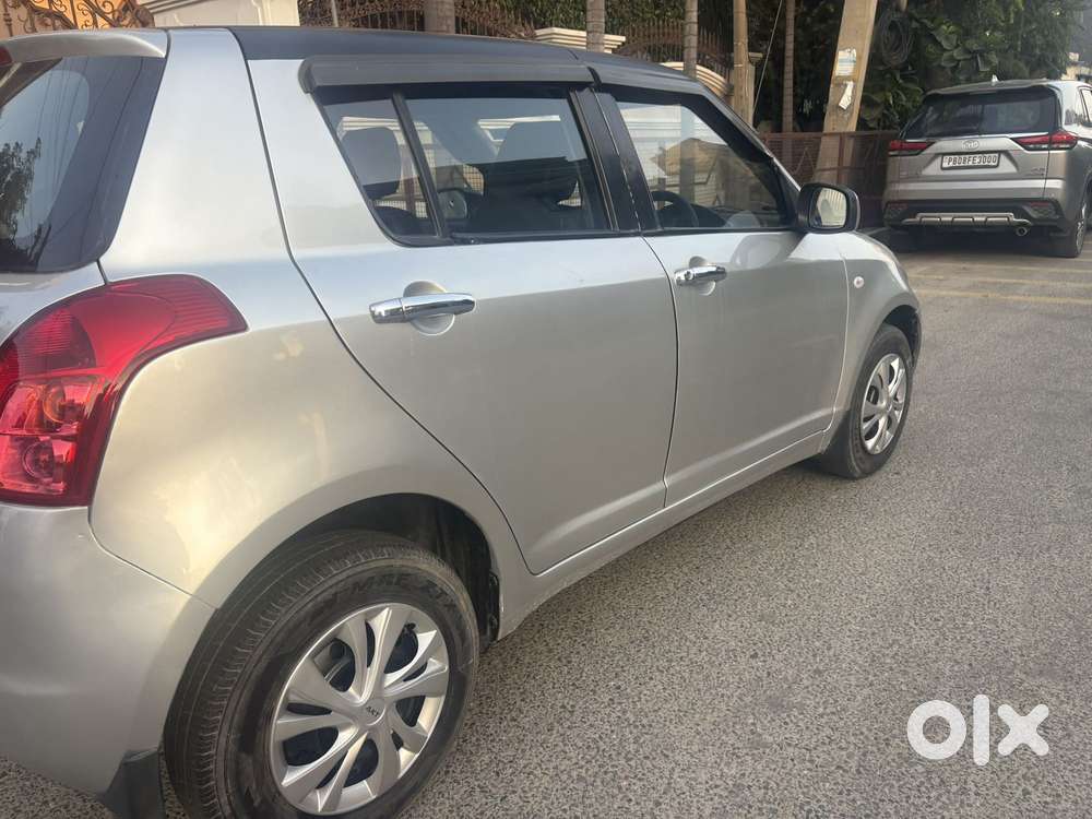 Maruti Suzuki Swift Vxi 1.2 Abs Bs-iv, 2006, Petrol