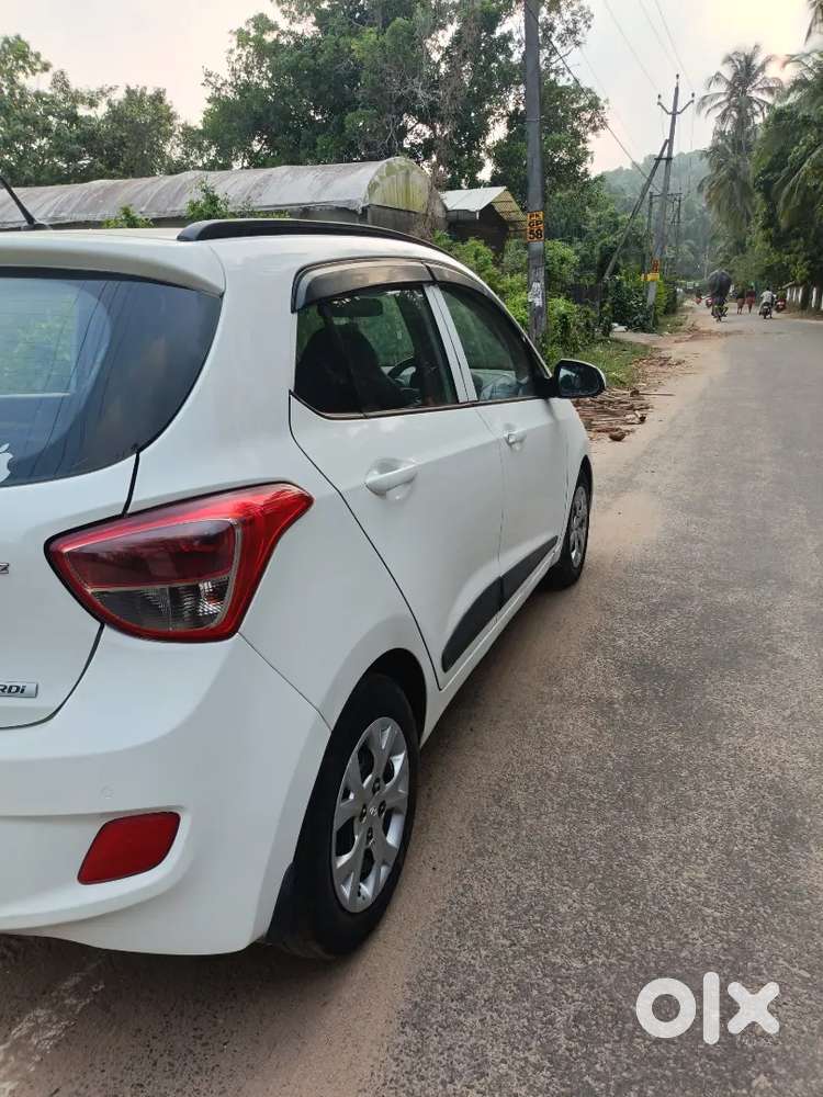 Hyundai Grand I10 Sports Crdi 2016 Diesel 112100 Km Driven