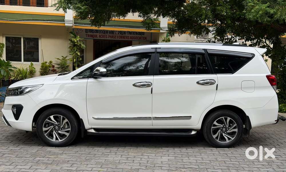 Toyota Innova Crysta 2.4 V 8 Str, 2022, Diesel