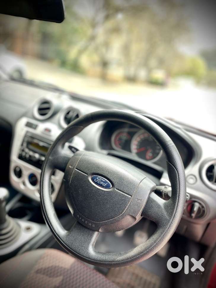 Ford Figo 1.2p Titanium Opt Mt, 2011, Petrol
