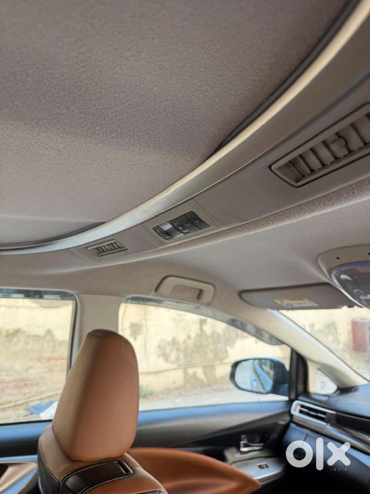 Toyota Innova Crysta 2.8 Zx At 7 Seater, 2022, Diesel