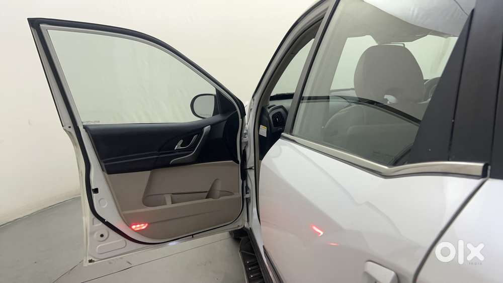 Mahindra Xuv500 W10 At, 2016, Diesel