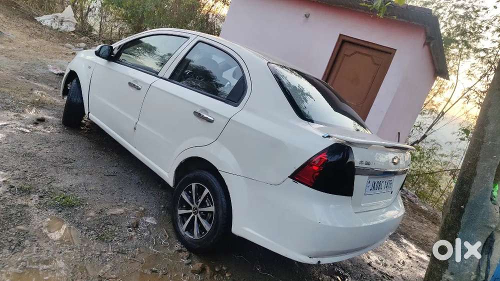 Chevrolet Aveo 2011 Petrol 90000 Km Driven