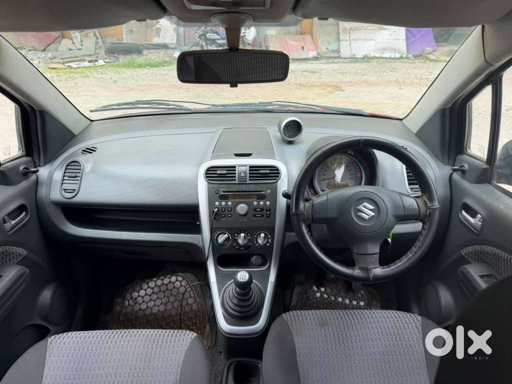 Maruti Suzuki Ritz Vxi, 2013, Petrol