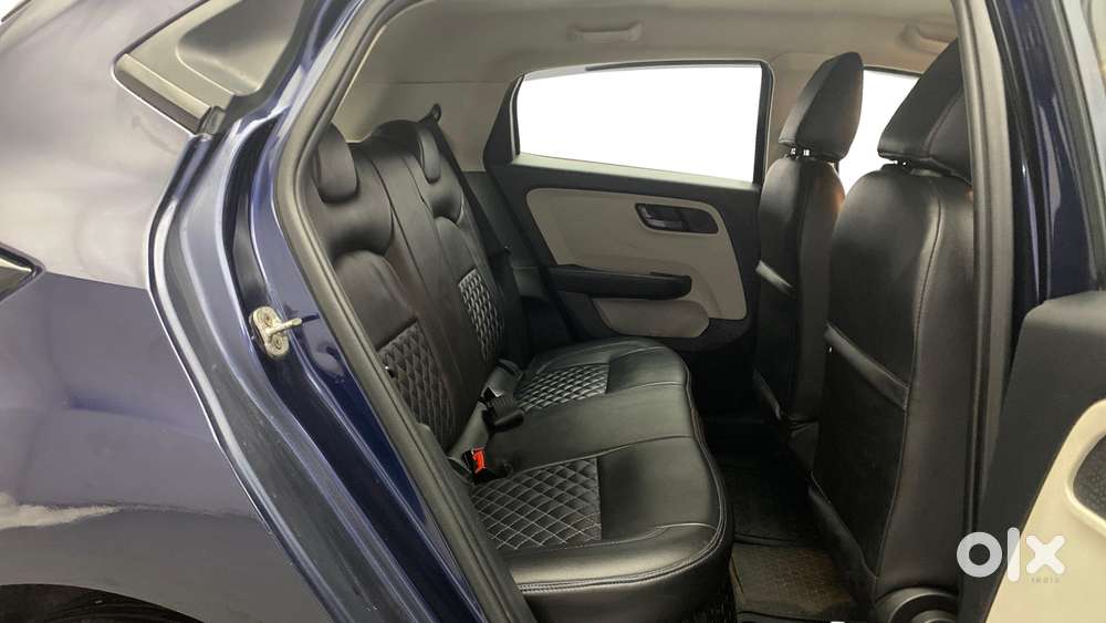 Tata Altroz 1.2 Xt, 2022, Petrol