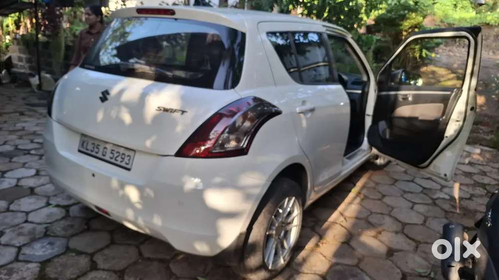 2nd Owner Maruti Swift 2016 Petrol Manual