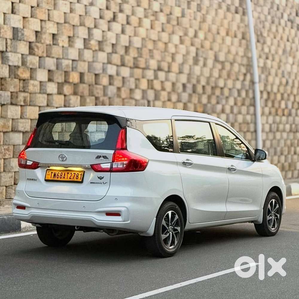 Toyota Rumion V Mt, 2025, Petrol