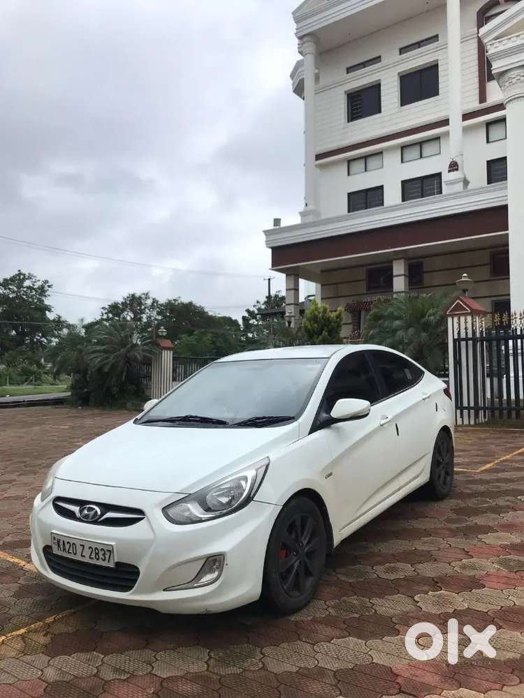 Hyundai Verna 2013 Diesel 120500 Km Driven Milage Is 20 Above