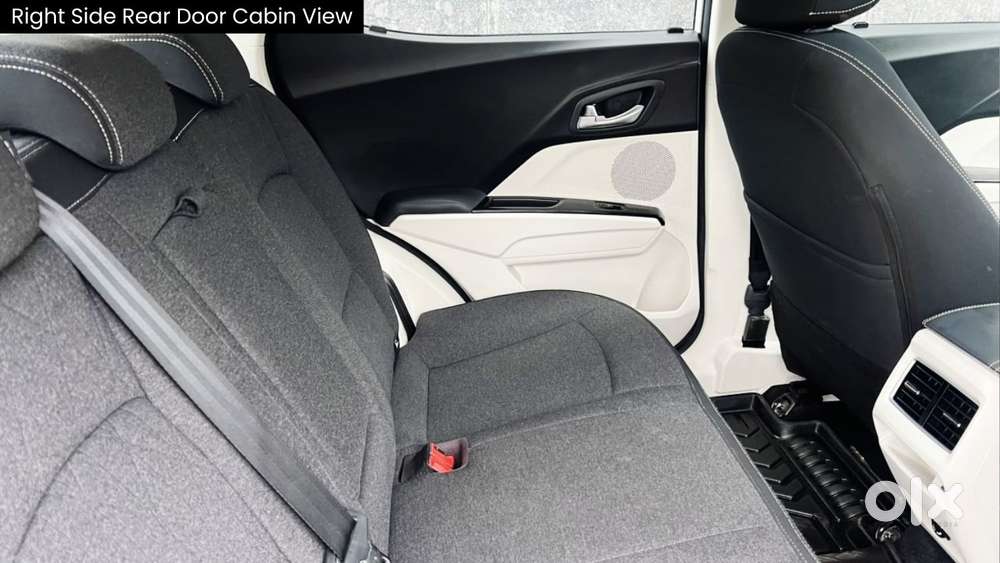 Mahindra Xuv 3xo Ax5 Pm Mt, 2024, Petrol