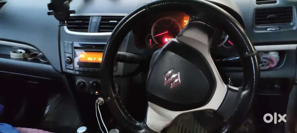 Maruti Suzuki Swift Vxi 2015