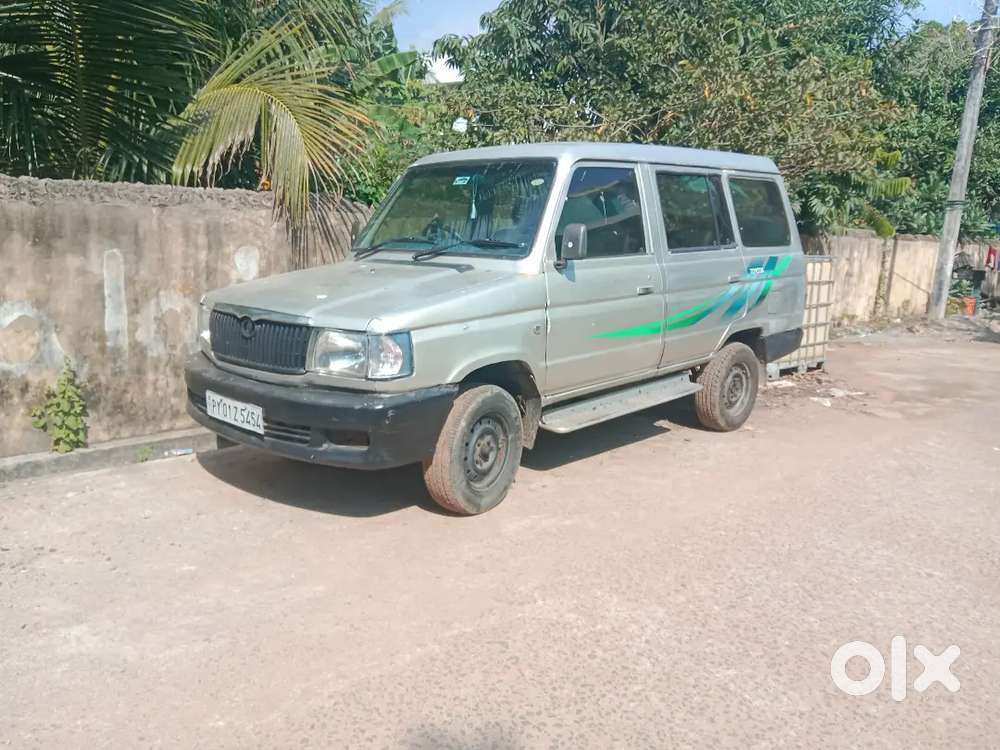 Toyota Qualis 2005 Diesel Well Maintained 120000 Km.