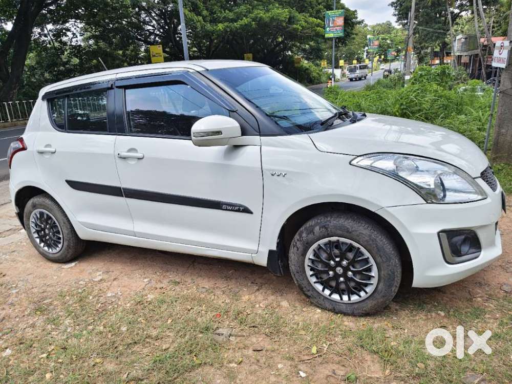 Maruti Suzuki Swift Vxi Abs Bsiv, 2015, Petrol
