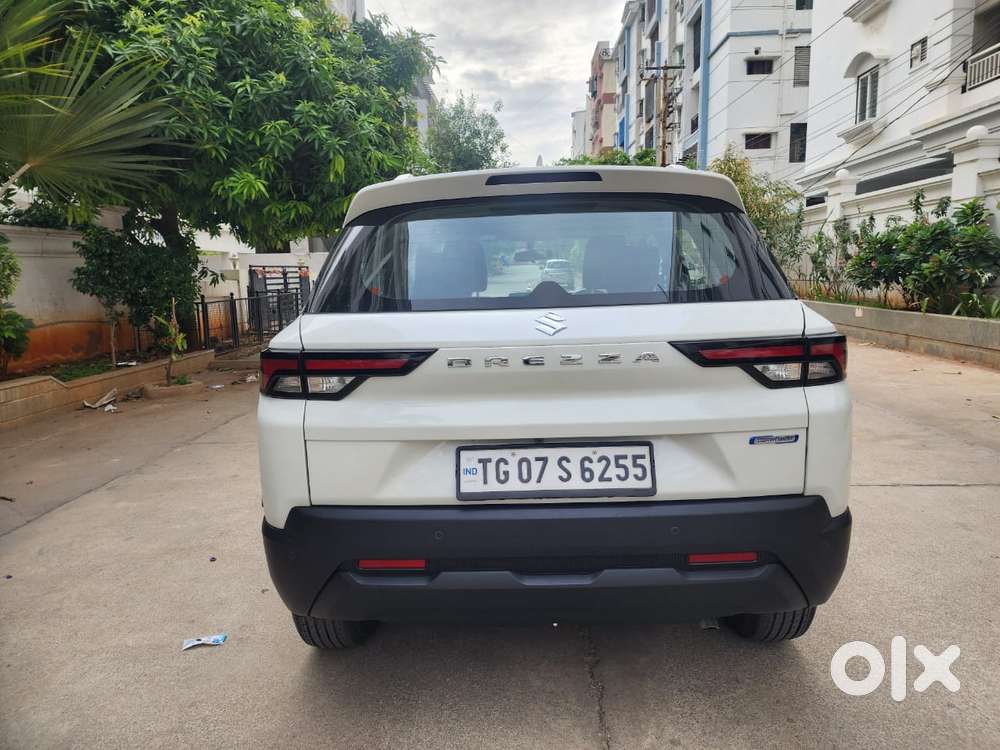 Maruti Suzuki Brezza 1.5 Vxi At Smart Hybrid, 2025, Petrol